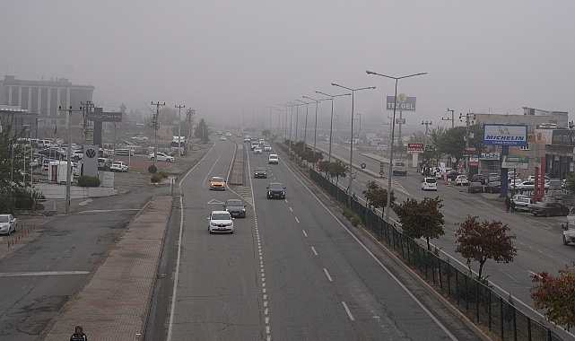 Diyarbakır'da sis etkili oldu