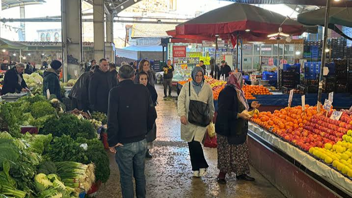 Şanlıurfa’da Sebze ve Meyveye Soğuk Darbesi! Fiyatlar El Yakıyor, Ramazan Öncesi Endişe Büyüyor