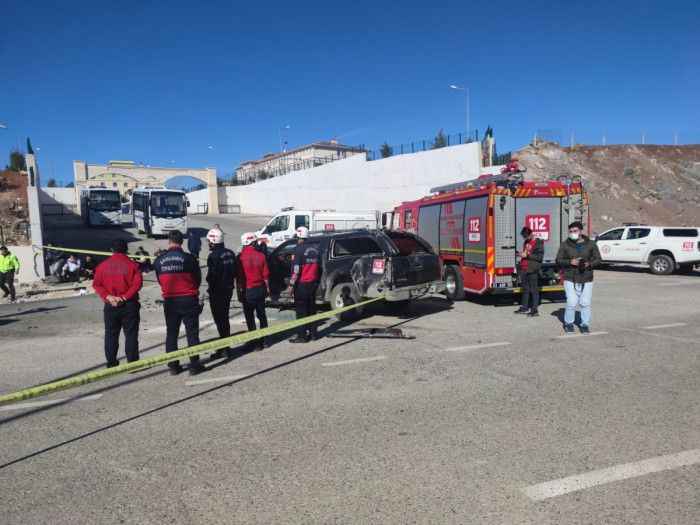 Şanlıurfa'da Halk otobüsüyle AFAD aracı çarpıştı: 1 ölü, 3 yaralı