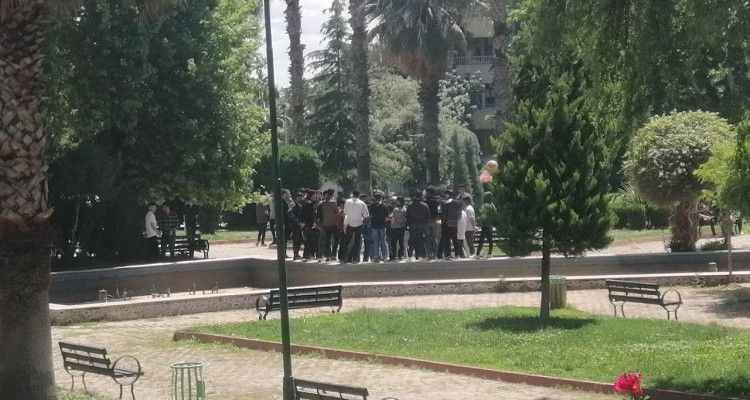 Urfa’da parkta öğrencilerin kavgası