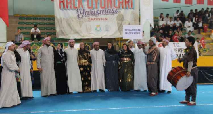 Urfa’da köyler arası halk oyununda döktürdüler