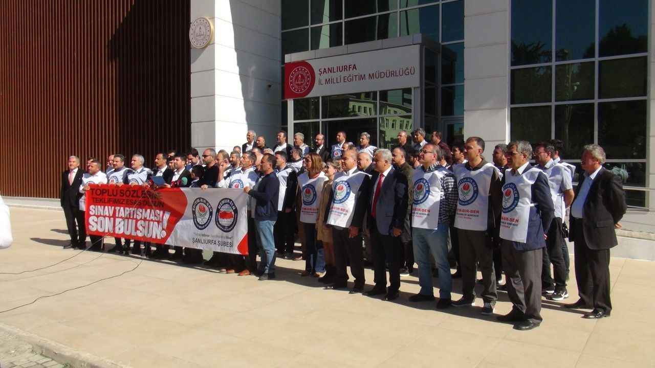 Urfa'da Eğitimciler öğretmen meslek kanununa tepkili..