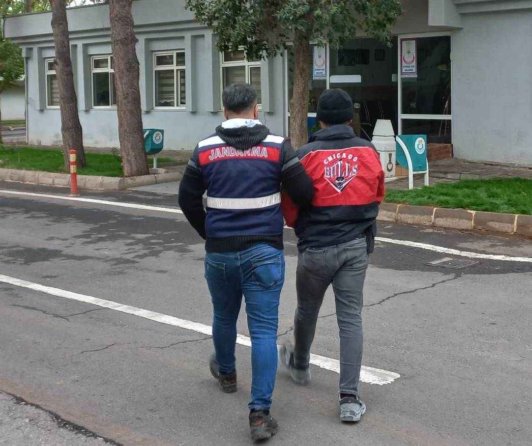 Urfa’da DEAŞ üyesi jandarma tarafından yakalandı