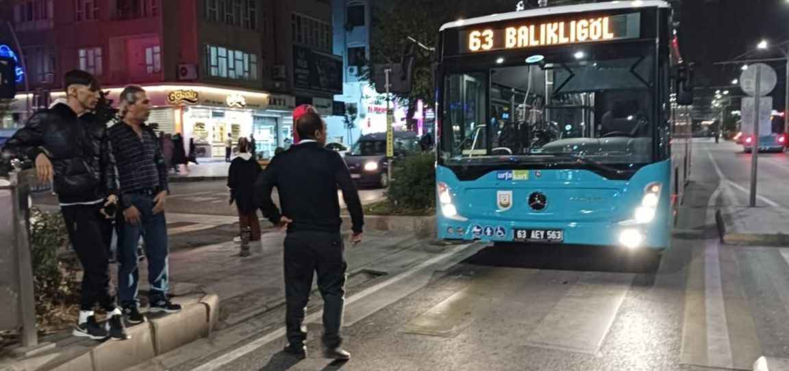 Şanlıurfa'da Halk otobüsü ile motosiklet çarpıştı! Yaralı var