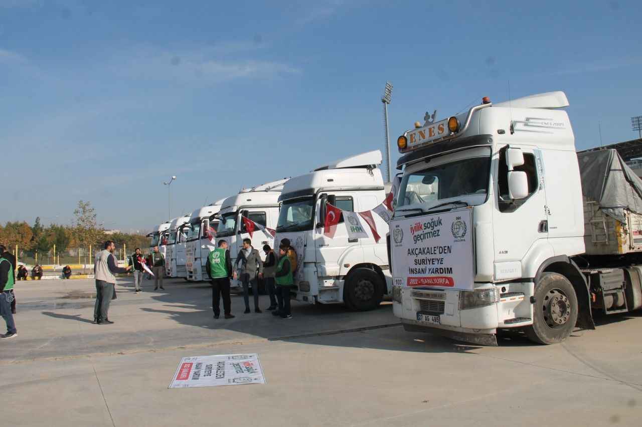 Urfa’dan Suriye'ye 7 tır insani yardım malzemesi yola çıktı