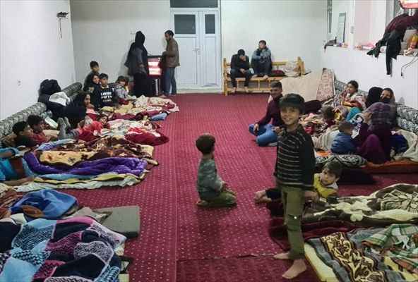 Şanlıurfa'da yağmurdan etkilenen aileler taziye evine yerleştirildi