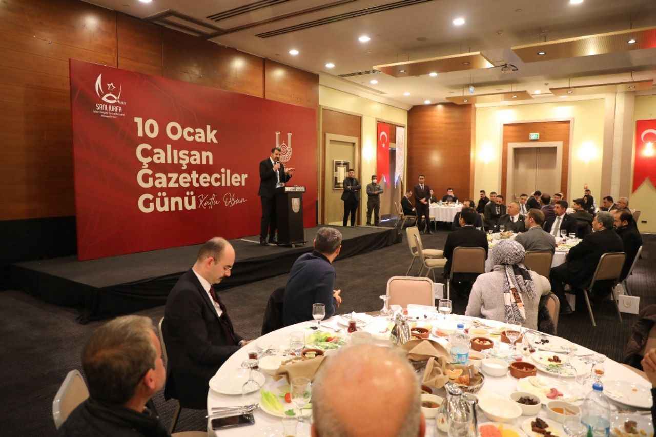 Şanlıurfa Valisi Ayhan, gazetecilerin gününü kutladı