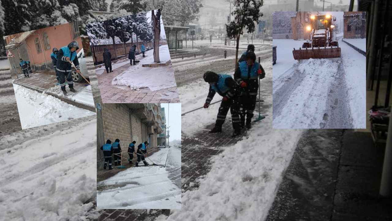 Eyyübiye'de ekipler sabah saatlerinden bu yana karla mücadele ediyor