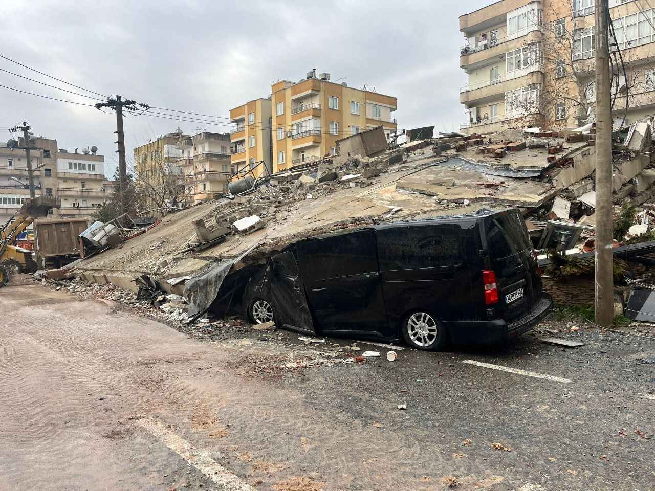 Maraş, Hatay ve Adıyaman'a araç girişi durduruldu