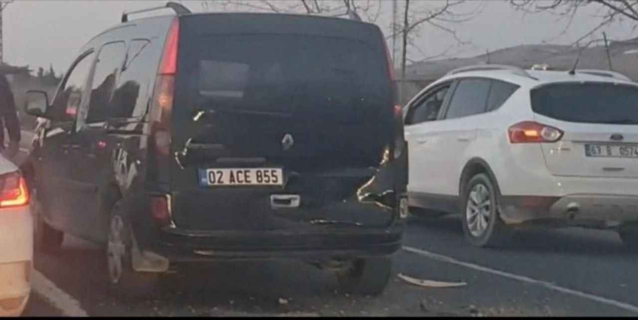 Urfa’da akşam saatlerinde zincirleme kaza trafikte aksamaya neden oldu