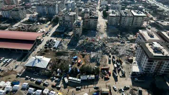 Coşkun Apartmanı'nda arama kurtarma çalışmalarının havadan görüntüleri (VİDEO)