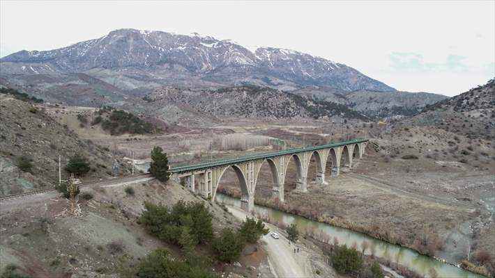 94 yıllık Alman Köprüsü Deprem'de ayakta kaldı