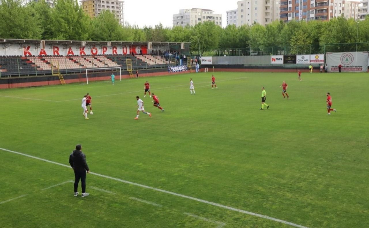 Karbel Karaköprü Belediyespor zirveden koptu