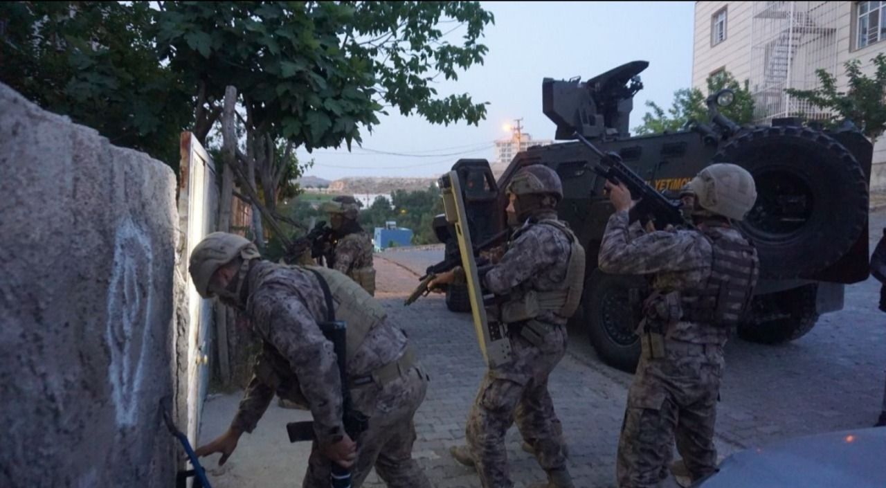 Urfa’da terör örgütüne yönelik operasyon! 8 gözaltı