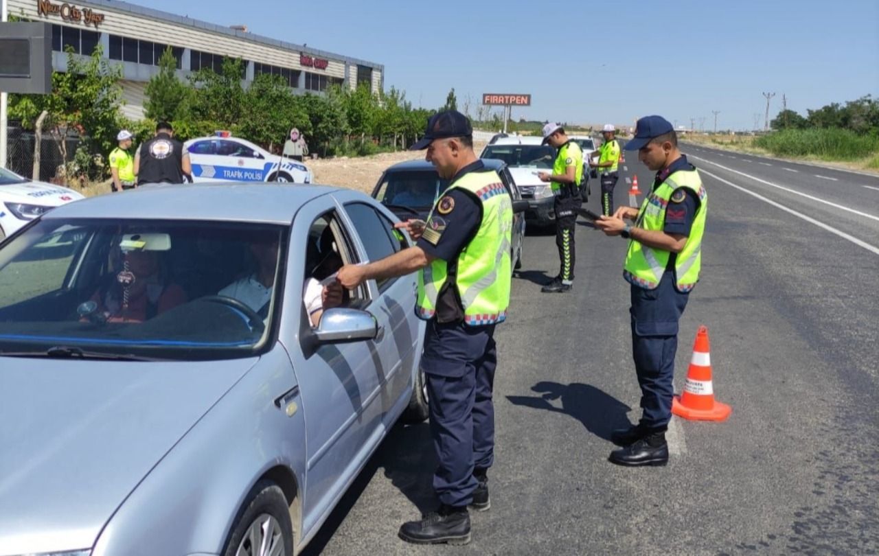 Urfa'da emniyet ve jandarmadan bayram öncesi sıkı denetim!