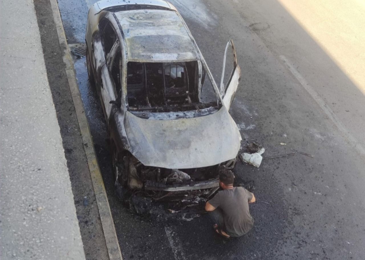 Şanlıurfa'da Seyir Halindeki Araç Alev aldı