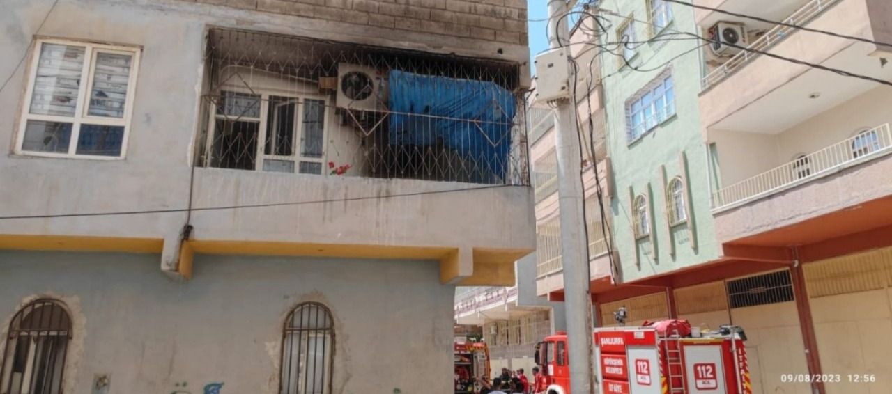 Urfa’da korku dolu anlar! Alev alan trafodan çıkan kıvılcımlar eve sıçradı