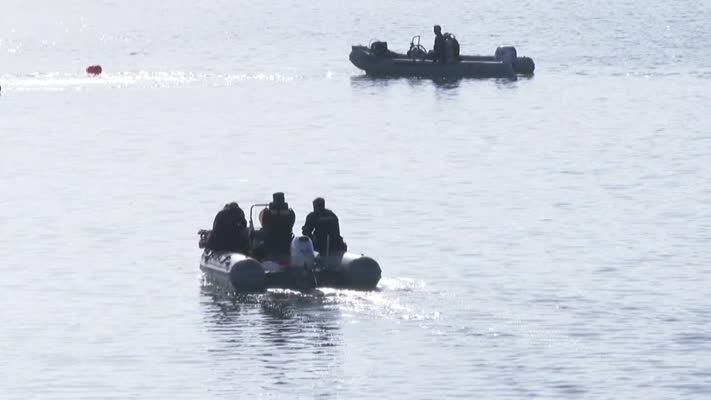 Orman yangınına müdahale eden helikopter baraja düştü