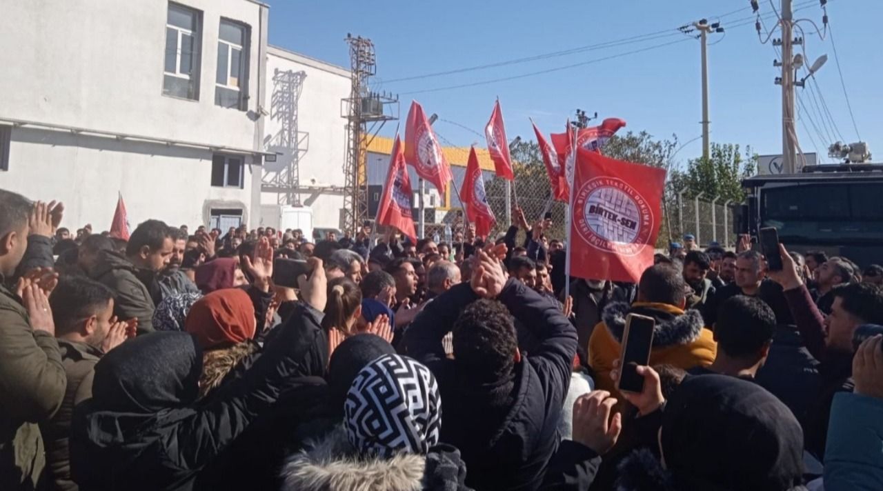 Urfa’da tekstil fabrikası önünde eylem devam ediyor