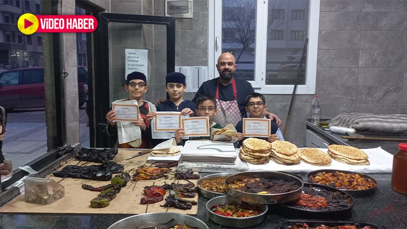 Şanlıurfalı fırıncıdan karne gününde “takdirlik” hareket! Karneyi getir, ekmeği götür