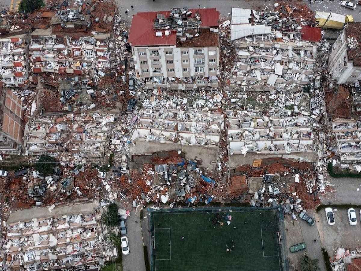 Başsavcıdan açıklama geldi! Enkazlarda cesetleri aranan vatandaşlar var