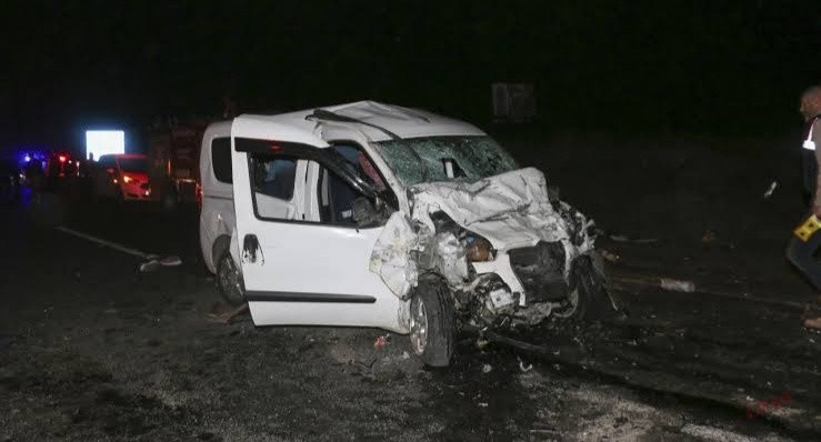 Şanlıurfa'da zincirleme trafik kazasında 3 kişi öldü, 6 kişi yaralandı