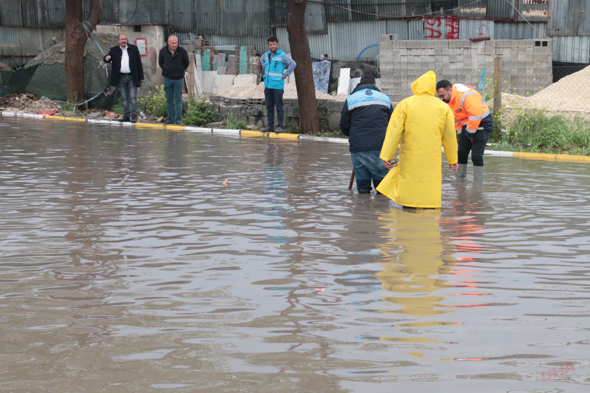 Şanlıurfa’da sağanak sonrası su baskınları yaşandı