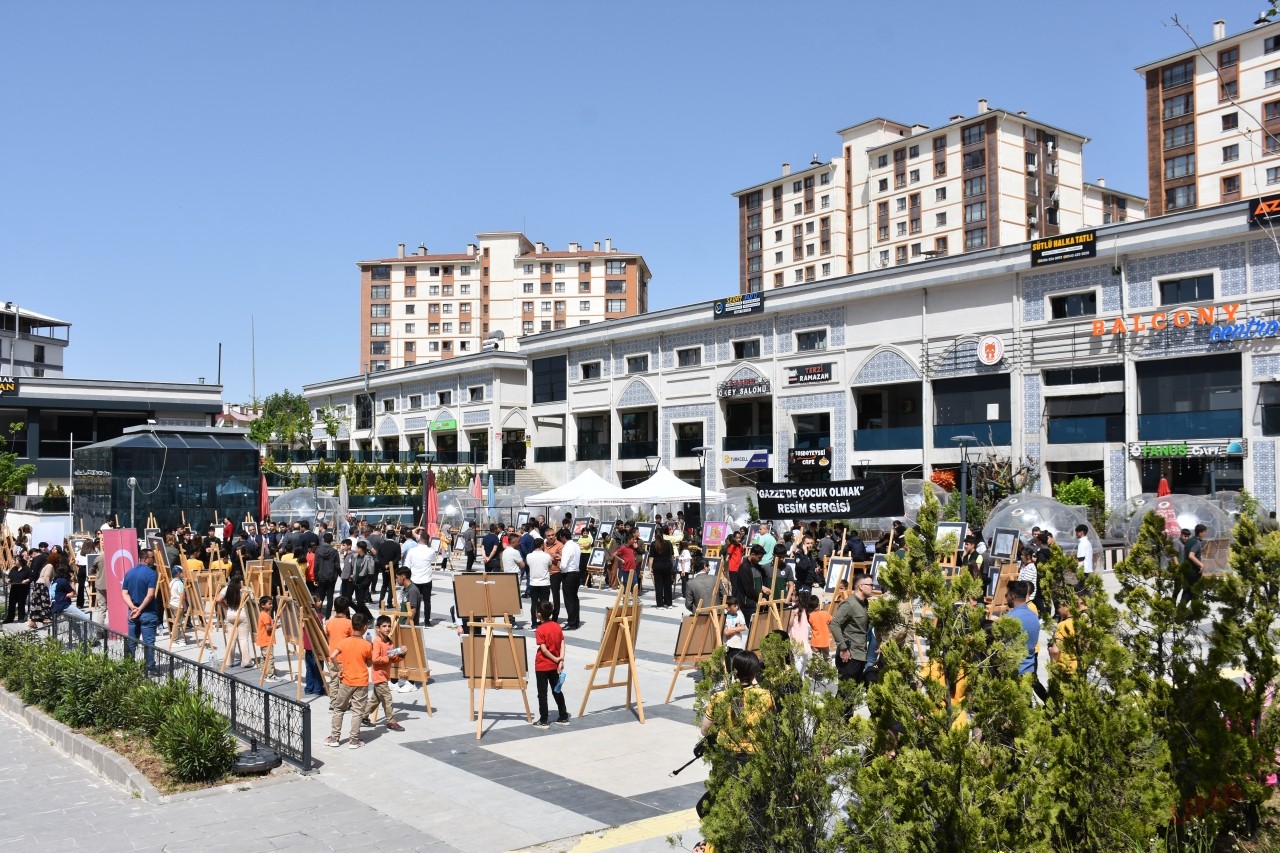 Şırnak'ta "Gazze'de çocuk olmak" konulu resim sergisi açıldı