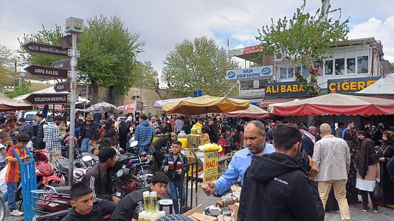 Kalabalık çok alışveriş yok! Pahalılık bayram neşesini de götürdü