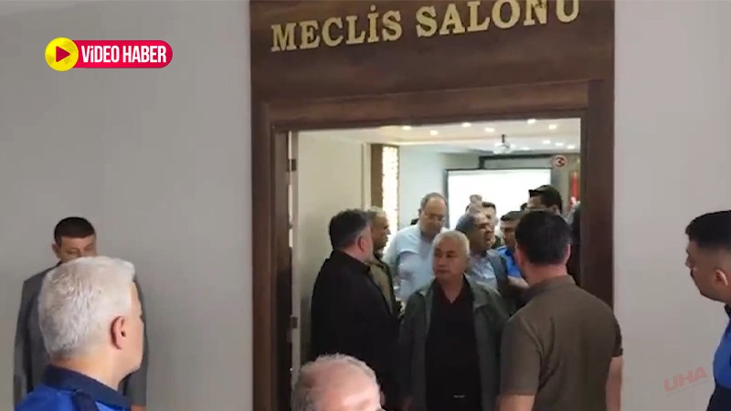 Şanlıurfa’da belediye meclisi karıştı! Hakaretler havada uçuştu