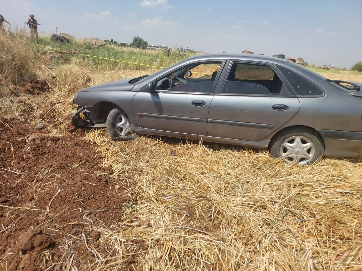 ŞANLIURFA'DA BİR ARAÇ TARANDI: 1 ÖLÜ 1 YARALI