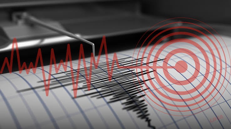 Korkutan Deprem! Çevre İllerde Hissedildi.