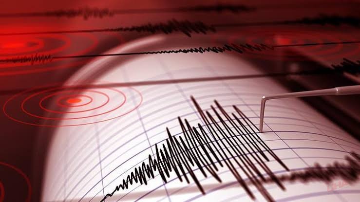 Akşam Saatlerinde İki Ayrı Deprem Panik Yarattı