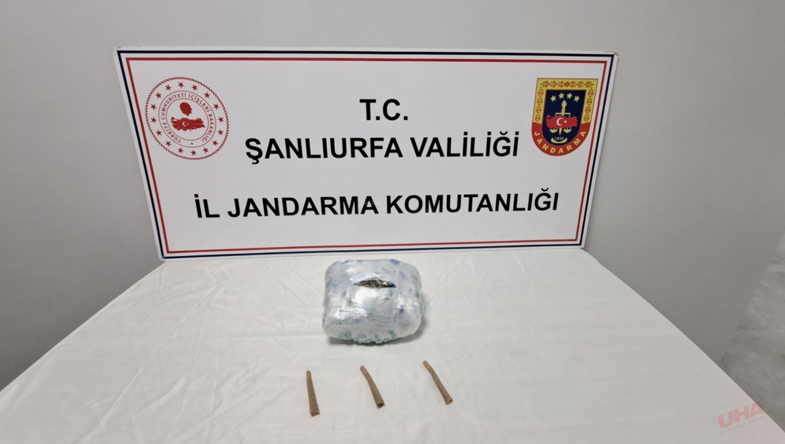 Şanlıurfa'da Yolcu otobüsü durduruldu! Bakın neler çıktı