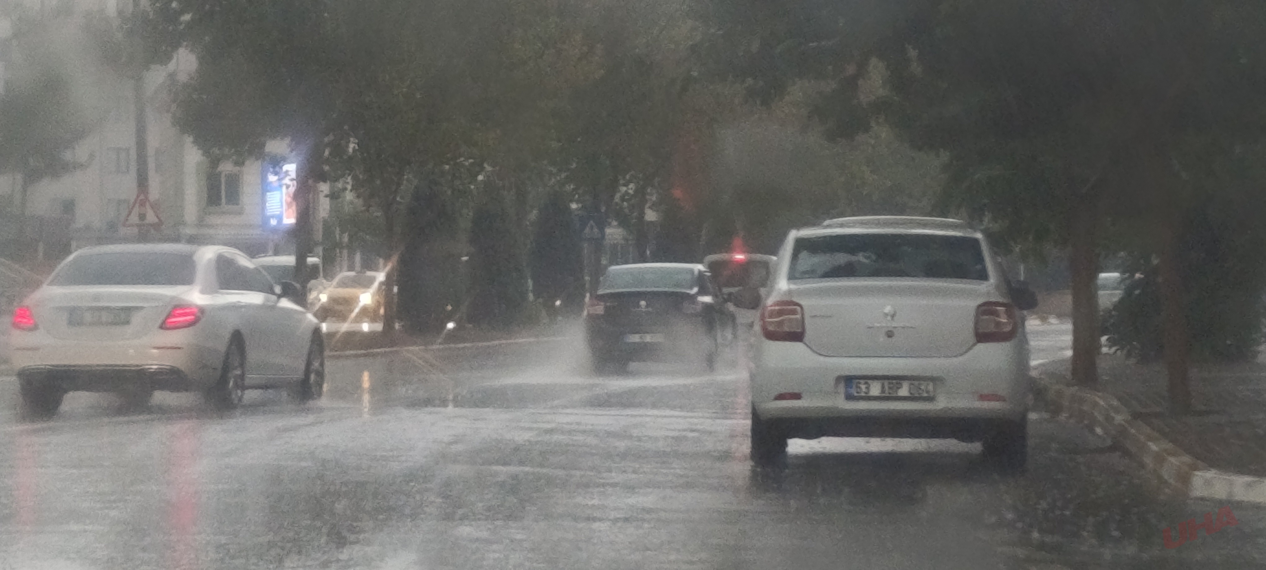 Şanlıurfa’da Aniden Bastıran Yağmur Hayatı Felç Etti!