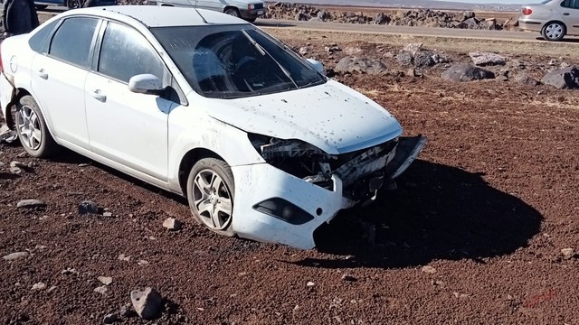 Şanlıurfa'da yoldan çıkan otomobildeki 3 kişi yaralandı