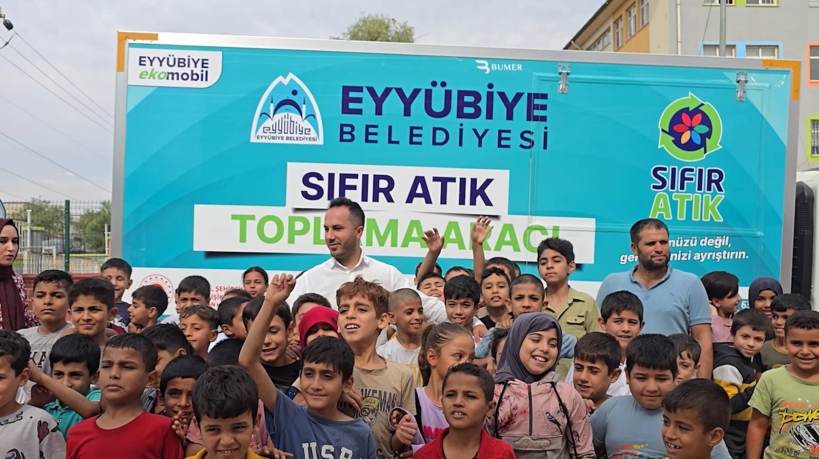 *Eyyübiye’nin Sıfır Atık Toplama Aracı Okullarda*